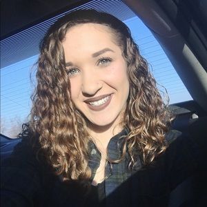 Meet your Posher, Kaitlyn